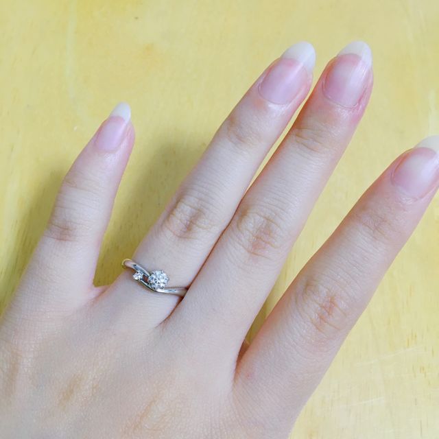 【アイプリモ(I-PRIMO)の口コミ】 この指輪に決めた1番の理由はデザインです。最初に見たときから一目惚れで…