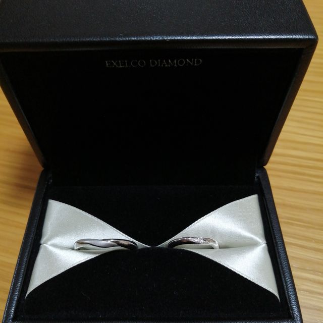 【エクセルコダイヤモンド(EXELCO DIAMOND)の口コミ】 二人ともシンプルなデザインを希望していました。試着した時に、シンプル…