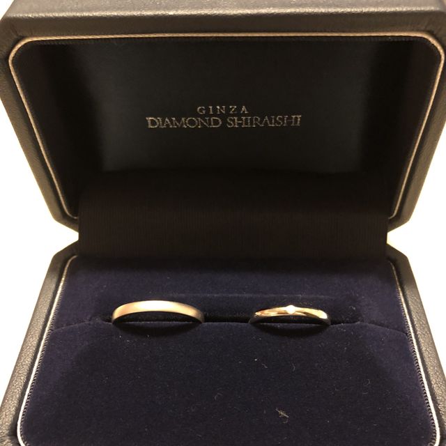 【銀座ダイヤモンドシライシの口コミ】 結婚指輪は飽きのこないシンプルなものがよくて、お互いほんとにシンプル…