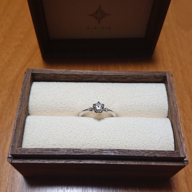 【PORTADA(ポルターダ)の口コミ】 人と被らないデザインの婚約指輪が欲しいと思って探していました。ネット…