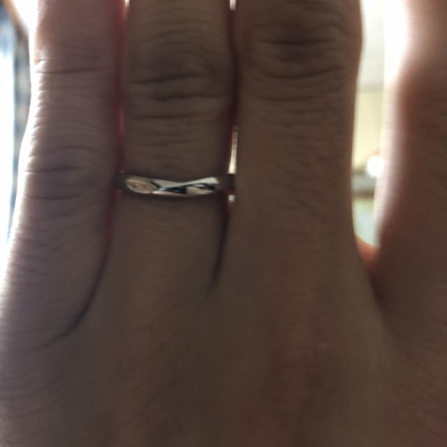 【銀座ダイヤモンドシライシの口コミ】 今回の購入の決め手になったのは、
第一にシンプルなデザインである事です…