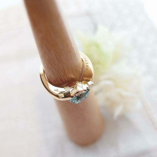 【野口裕子の口コミ】 完全オーダーメイド
祖母から譲り受けた形見の指輪の石だけ
使って、ダイ…