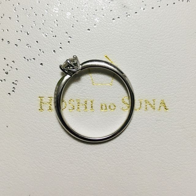 【HOSHI no SUNA 星の砂(ほしのすな)の口コミ】 ダイヤのサイズが大きすぎず小さすぎず、上品なところがお気に入りです。…