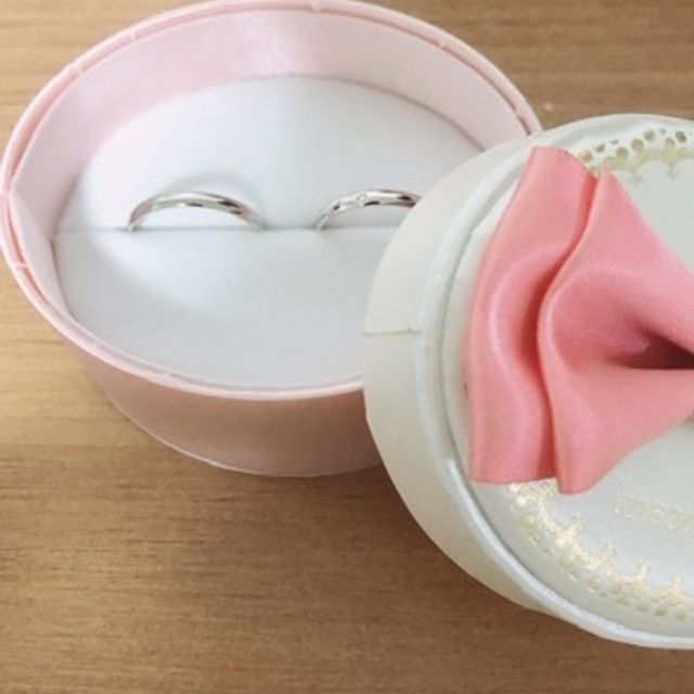 【insembre(インセンブレ)の口コミ】 お店の方に紹介いただき購入しました。
シンプルなもので探していたので、…