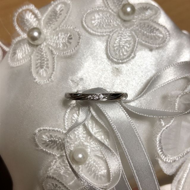 【アイプリモ(I-PRIMO)の口コミ】 着け心地がよかったことと、真ん中に入っている三石のダイアモンドが可愛…