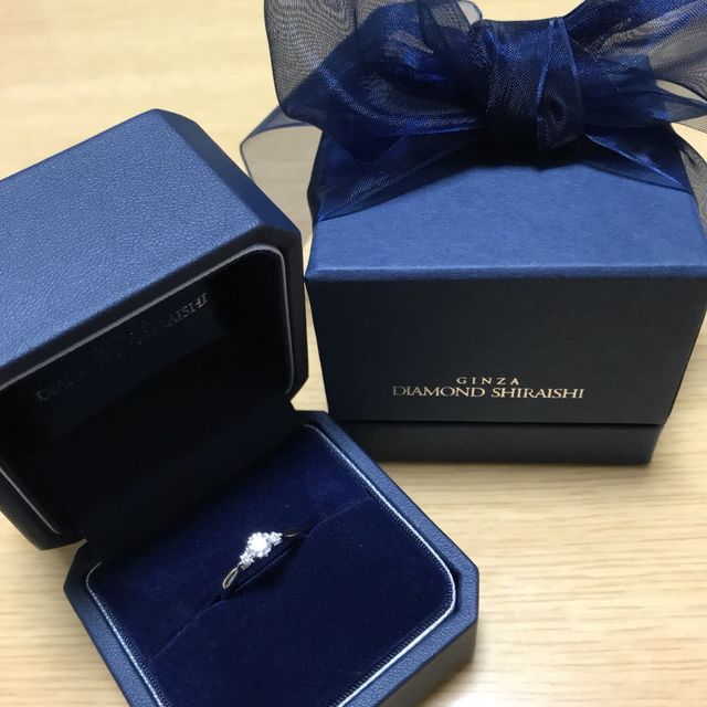 【銀座ダイヤモンドシライシの口コミ】 他のデザインとかなり迷いましたが、派手すぎず可愛らしい上品なデザイン…