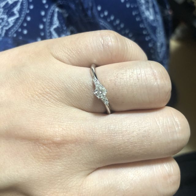 【銀座ダイヤモンドシライシの口コミ】 もともとウェーブデザインで探しており、各ブランドを見に行ったがダイヤ…