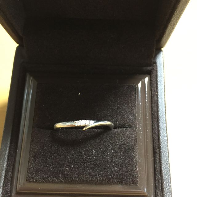 【アイプリモ(I-PRIMO)の口コミ】 婚約指輪と同じブランドでの購入ですと、やはりダブル付けしたときにも可…