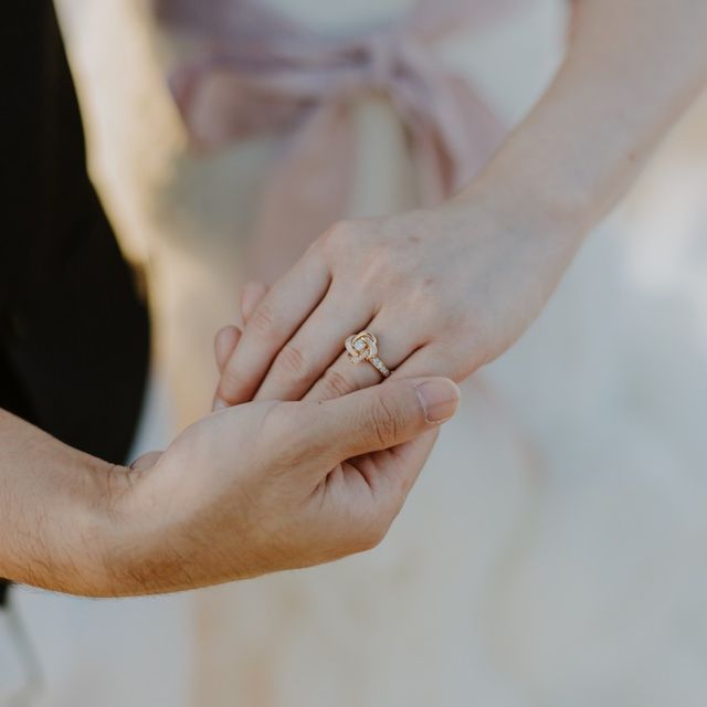 【ブシュロン(BOUCHERON)の口コミ】 彼から初めて頂いたプレゼントがお花だったので、婚約指輪は絶対にお花の…