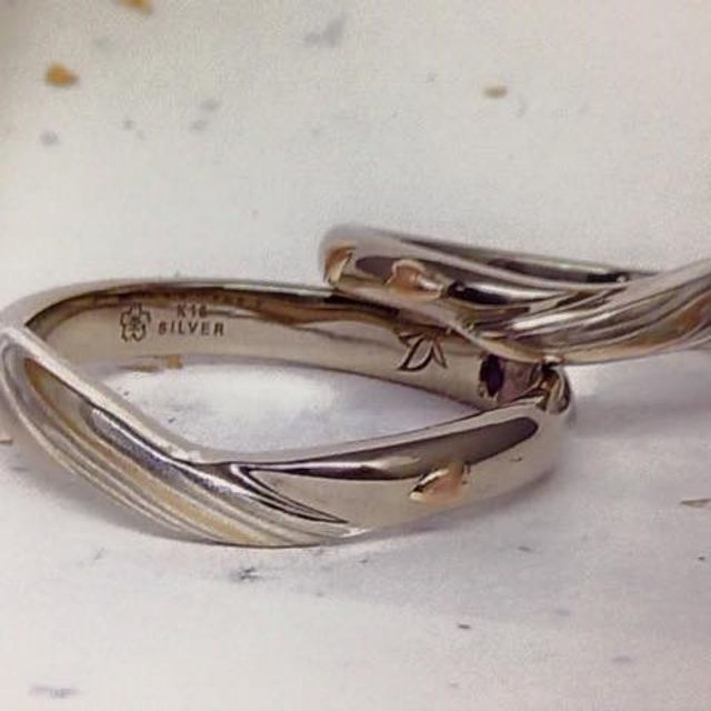 【杢目金屋(もくめがねや)の口コミ】 旦那が大工ということもあり木目柄に惹かれて、そしてオーダーメイドがで…