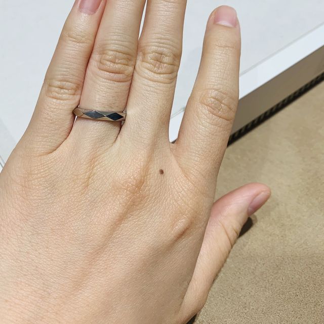 【ブシュロン(BOUCHERON)の口コミ】 多面な指輪はダイヤモンドが付いてないのにその指輪自体がダイヤモンドの…