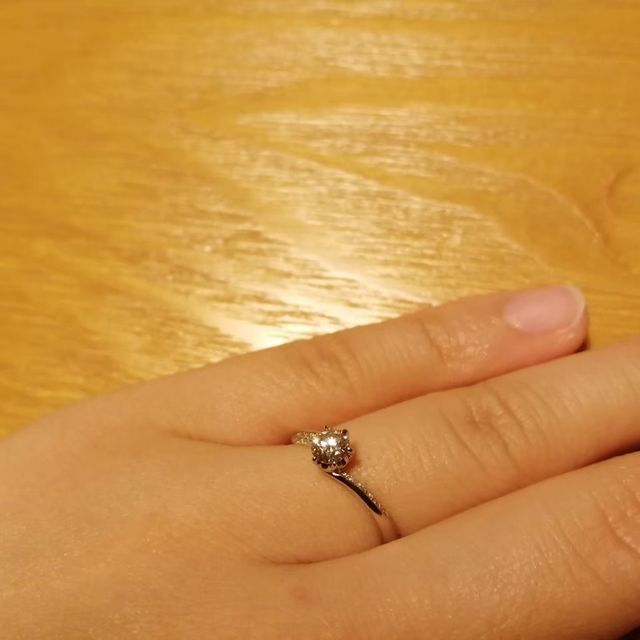 【銀座ダイヤモンドシライシの口コミ】 デザインが気に入りました。デザインが多くあり、以前に話していた彼女の…