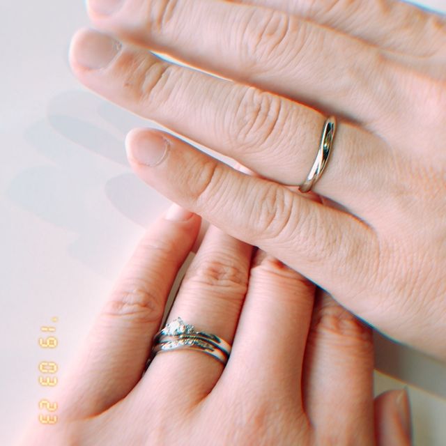 【アイプリモ(I-PRIMO)の口コミ】 結婚指輪は悩みましたが、両方が一番映えるくみあわせだったので、結局婚…