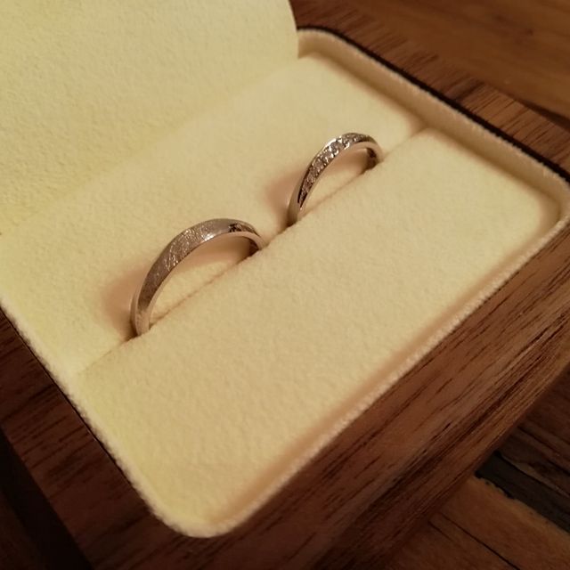 【TANZO.(鍛造指輪)の口コミ】 いろいろなお店で既製品の指輪購入を検討しましたが、私たちらしく納得の…