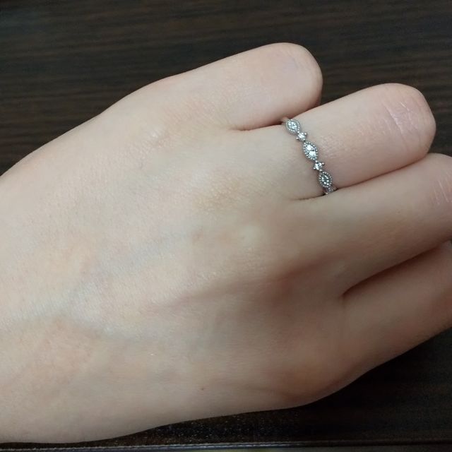 【PAVEO CHOCOLAT(パヴェオショコラ)の口コミ】 価格がリーズナブルな指輪を探していました！
こちらの指輪は私のが8万円…