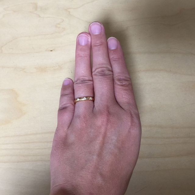 【ヴァンドーム青山(VENDOME AOYAMA)の口コミ】 主人の国イギリスでは、結婚指輪はゴールドに決まっていると言われ、私は…