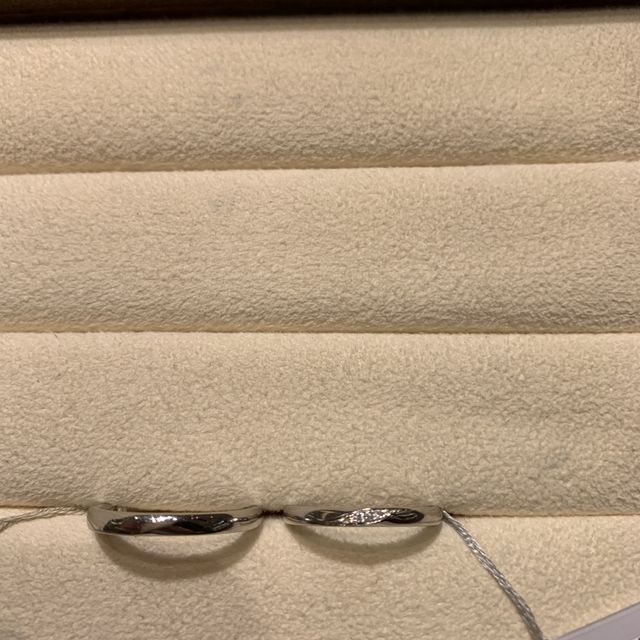 【TRECENTI(トレセンテ)の口コミ】 デザインがさりげなくダイヤが入っており綺麗で気に入りました。このデザ…