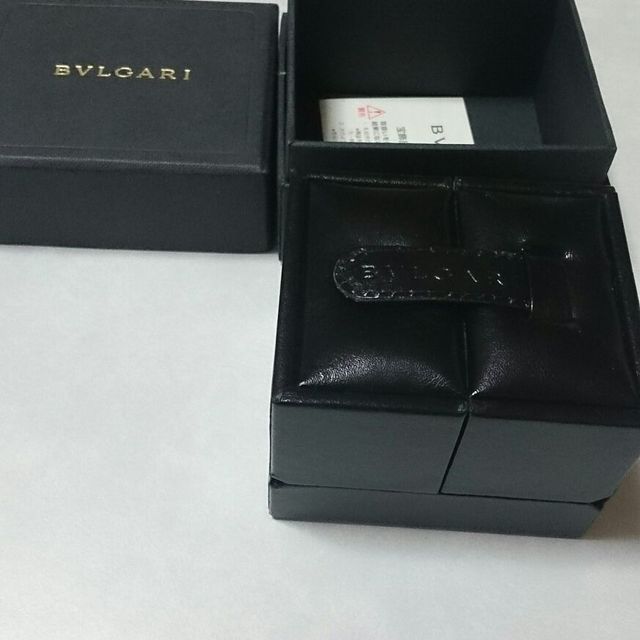 【ブルガリ(BVLGARI)の口コミ】 他にもキレイな指輪が多かったのですが、この指輪はシンプルで飾りすぎず…