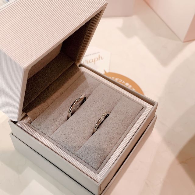 【CAFERING(カフェリング)の口コミ】 デザインがとにかく可愛いなと思って決めました。プラチナは旦那さんと話…