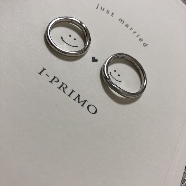 【アイプリモ(I-PRIMO)の口コミ】 指輪のデザインがシンプルではありますが、少しウェーブしていてずっと付…