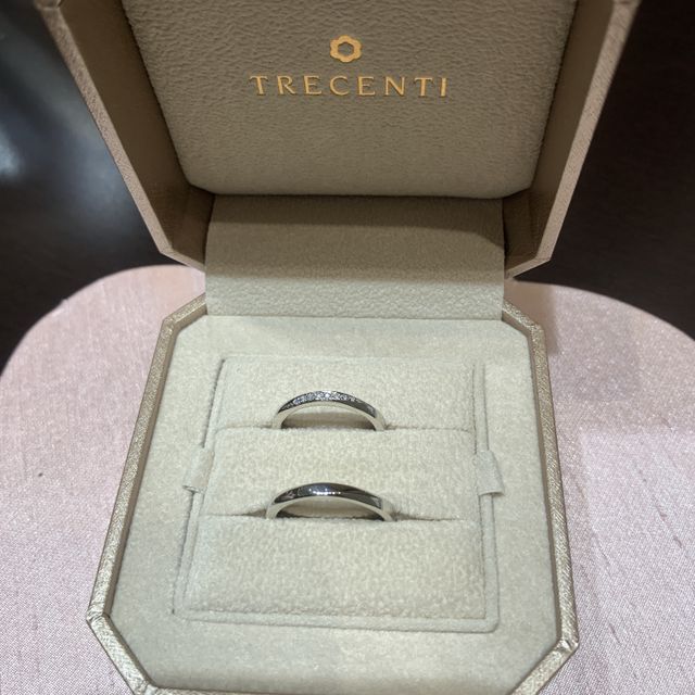 【TRECENTI(トレセンテ)の口コミ】 2人お揃いで、アニバーサリオを購入しました。デザインもシンプルで普段使…