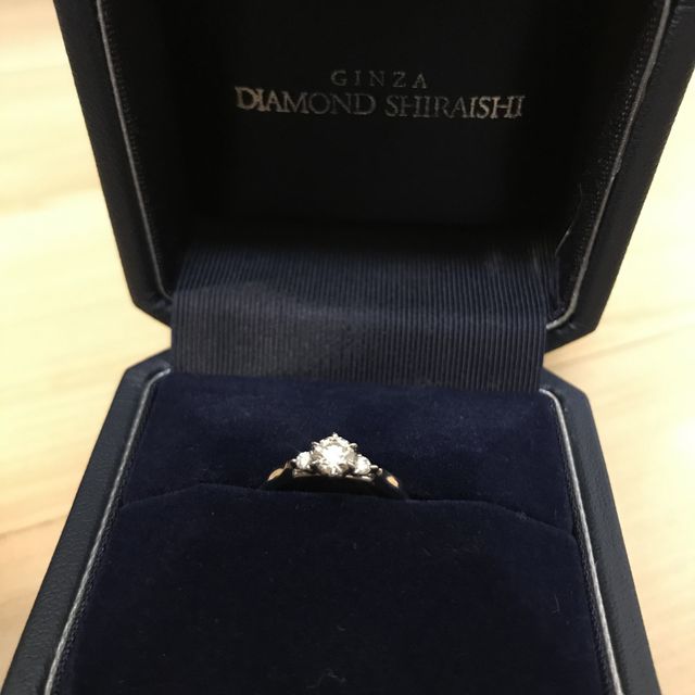 【銀座ダイヤモンドシライシの口コミ】 これまでつけてみたいブランドはあったものの、プロポーズリングをきっか…