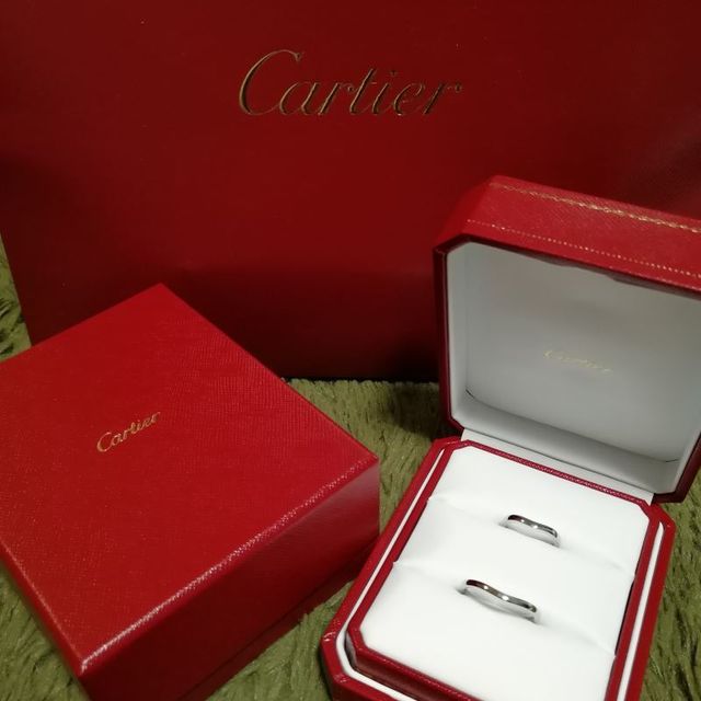 【カルティエ(Cartier)の口コミ】 婚約指輪に、同じCartierのバレリーナ ソリテールをプレゼントして貰いま…