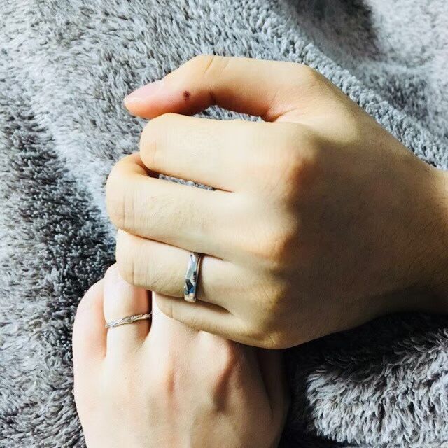 【AFFLUX(アフラックス)の口コミ】 たくさんの指輪があり、迷いました。セットリングで購入を検討していまし…