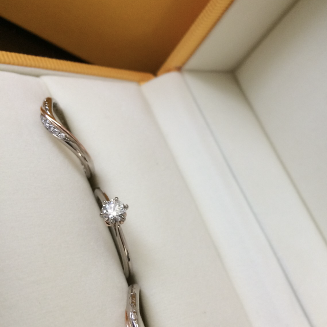 【ケイウノ ブライダル(K.UNO BRIDAL)の口コミ】 私は指が短く太いことがコンプレックスなのですが実際の店舗に行き色んな…