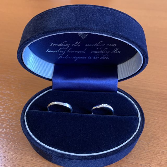 【Something Blue(サムシングブルー)の口コミ】 指輪のデザイン重視で結婚指輪を探していました。
サムシングブルーのメン…