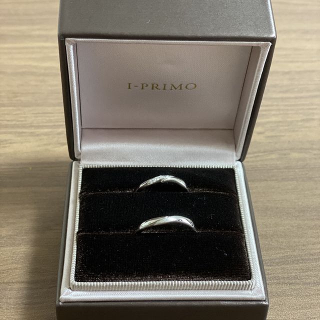 【アイプリモ(I-PRIMO)の口コミ】 デザインに派手さが無いが、ダイヤモンドが適度に主張されているため目に…