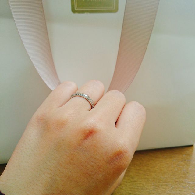 【アイプリモ(I-PRIMO)の口コミ】 上半分にメレダイヤがついており、上下の向きを変えて着用することで気分…