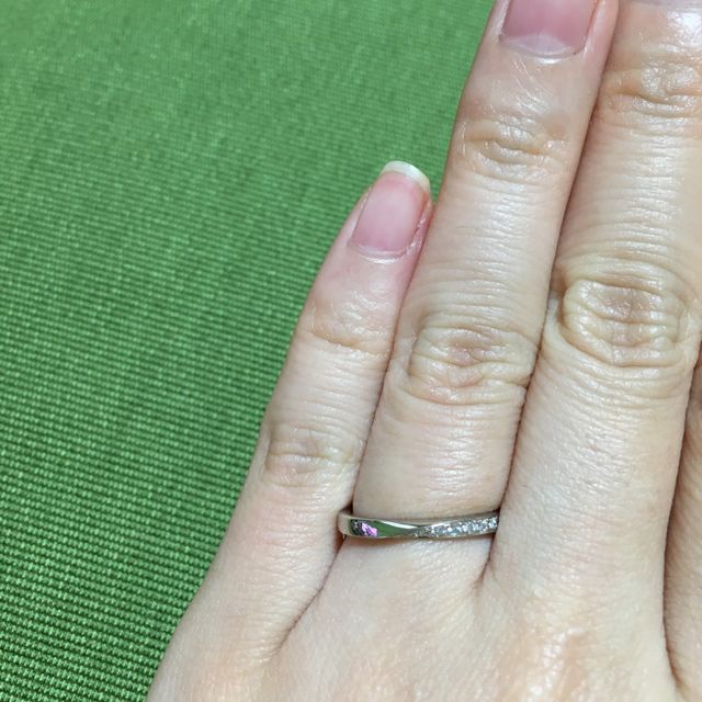 【Something Blue(サムシングブルー)の口コミ】 ダイヤ入りデザイン・安心ブランド・お手頃価格のバランスがよく購入を決…