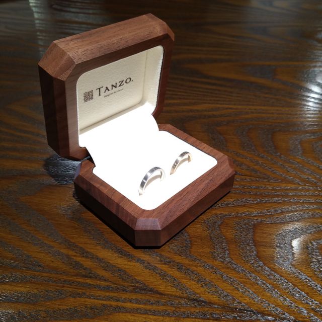 【TANZO.(鍛造指輪)の口コミ】 鍛造製法の指輪を希望しており、何店舗かお話を伺いました。どちらのお店…