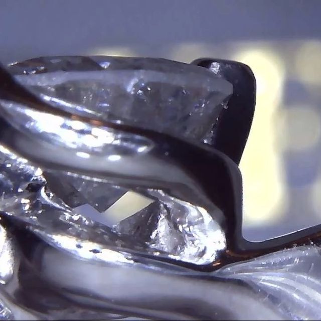 【SUEHIRO(スエヒロ)の口コミ】 予算10万円で、デザインは爪が引っかからないこと、婚約指輪らしく石が主…