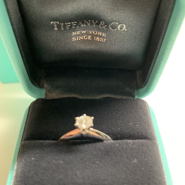 【ティファニー(Tiffany & Co.)の口コミ】 婚約指輪はティファニーがいいなとずっと思ってたので、ティファニー以外…