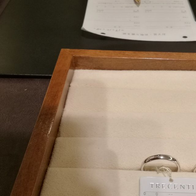 【TRECENTI(トレセンテ)の口コミ】 シンプルなデザインで、内側が内甲丸仕上げのため、つけ心地かとても良く…