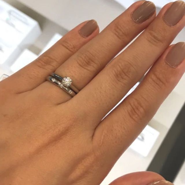【ANTWERP BRILLIANT(アントワープブリリアント)の口コミ】 結婚指輪、婚約指輪両方ともシンプルなラインで程よいボリューム感があり…