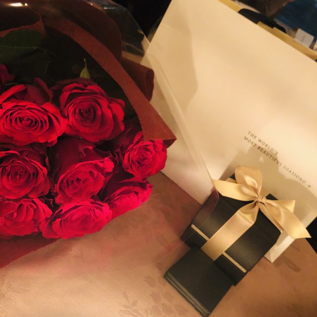 【ラザール ダイヤモンド(LAZARE DIAMOND)の口コミ】 彼と一緒に見に行き、店員さんの対応とダイヤの輝きがほかのブランドと全…