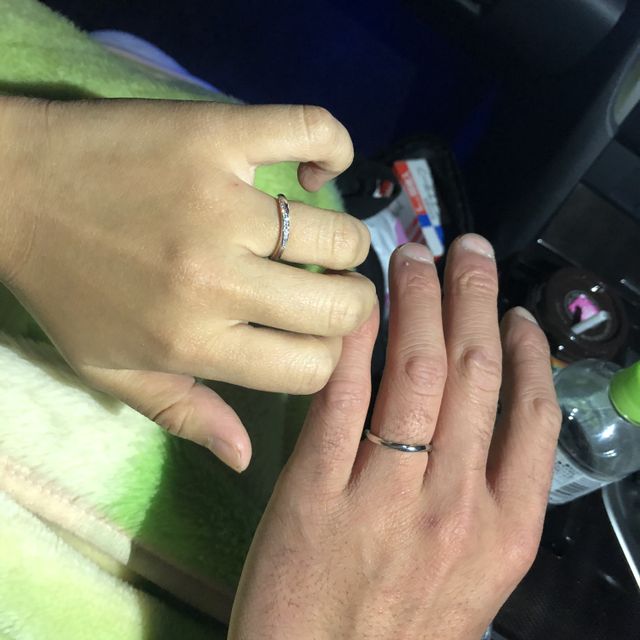 【銀座ダイヤモンドシライシの口コミ】 指輪のデザインが気に入りました。また、指のとどこの指輪もそんなに変わ…