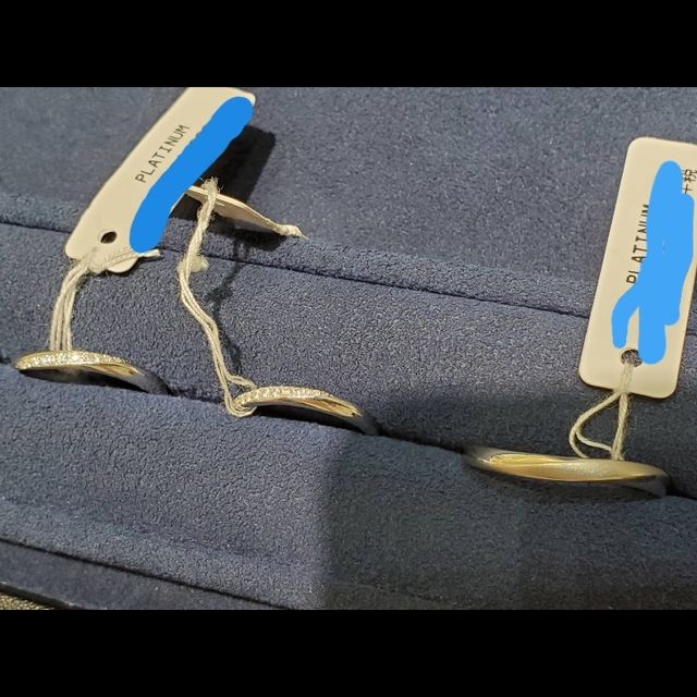 【4℃ BRIDAL(ヨンドシーブライダル)の口コミ】 指輪のウェーブラインとフィット感が特徴。しっかりフィット。
細身タイプ…