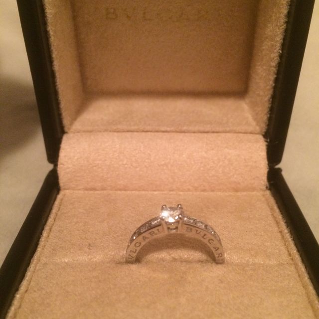 【ブルガリ(BVLGARI)の口コミ】 婚約指輪を購入する際に、せっかく買うので普段もつけられるようなデザイ…