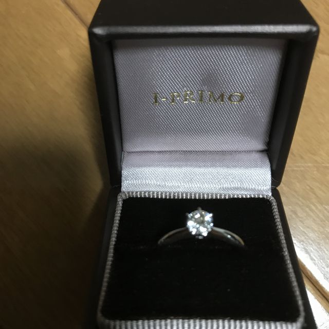 【アイプリモ(I-PRIMO)の口コミ】 ダイヤモンドの品質と価格のバランスが決めてです。カラット数に重きを置…