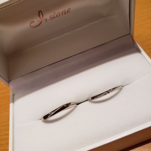 【I's stone(アイズストーン)の口コミ】 ミル打ちとウェーブの指輪を探していました！
他のお店も探しましたが、オ…