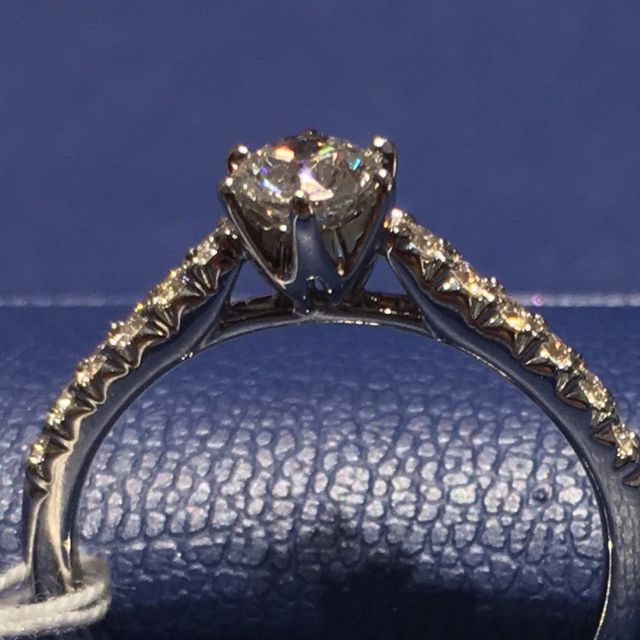 【銀座ダイヤモンドシライシの口コミ】 接客が良かったため。後は値段交渉にも心地よくのってもらいお客さんの目…