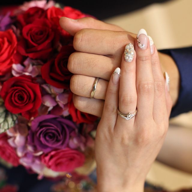 【4℃ BRIDAL(ヨンドシーブライダル)の口コミ】 私は婚約指輪で4℃の指輪を貰いました。
せっかく貰った婚約指輪なので結婚…