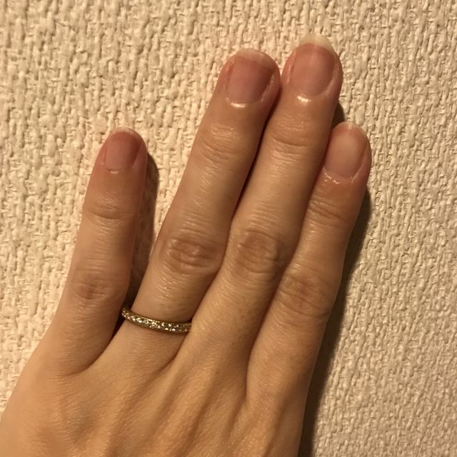 【ティファニー(Tiffany & Co.)の口コミ】 飽きないデザインで、ダイヤの入っているものを
探していて、こちらに出会…