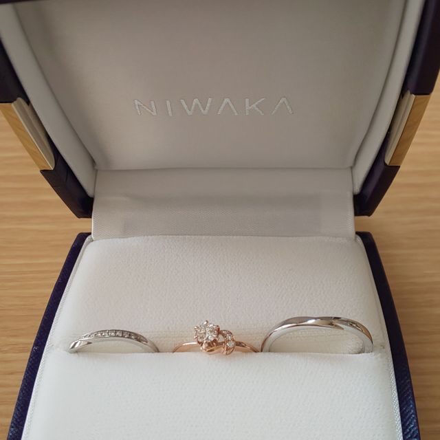 【俄(にわか)の口コミ】 指輪のデザインは、なんとなくですが派手でないものがいいというイメージ…