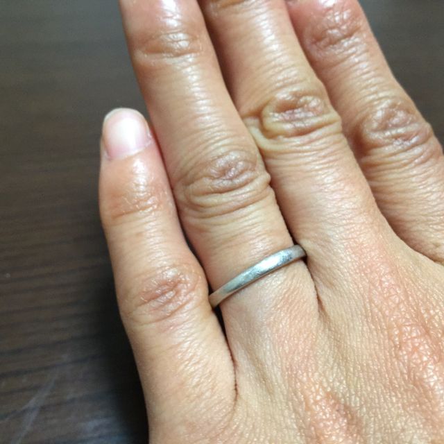 【4℃ BRIDAL(ヨンドシーブライダル)の口コミ】 ダイヤが入ってるものと悩みましたが、普段はずさないでずっと身に付けて…