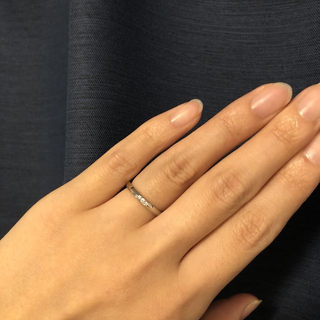 【ラザール ダイヤモンド(LAZARE DIAMOND)の口コミ】 シンプルかつデザイン性があるものを探していました。
ハウストンの直線的…